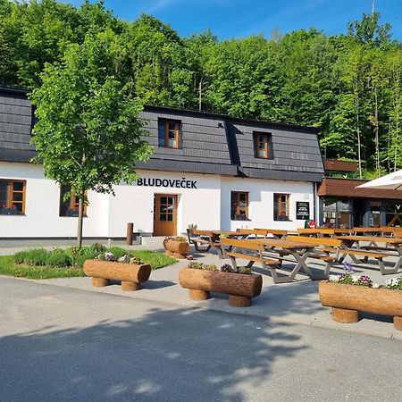 Restaurace A Penzion Bludovecek Bagian luar foto
