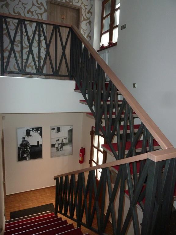 Restaurace A Penzion Bludovecek Bagian luar foto