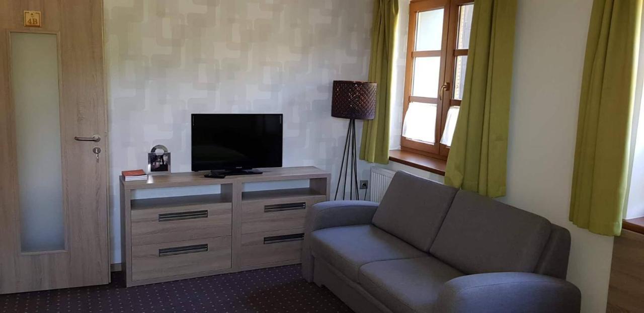 Restaurace A Penzion Bludovecek Bagian luar foto