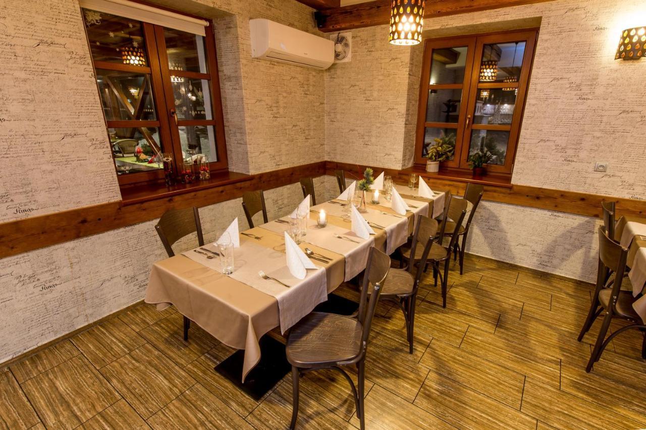 Restaurace A Penzion Bludovecek Bagian luar foto