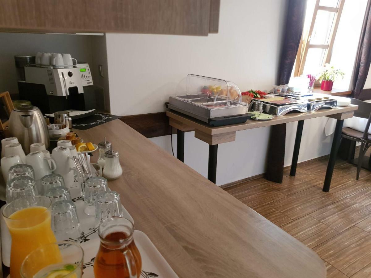 Restaurace A Penzion Bludovecek Bagian luar foto