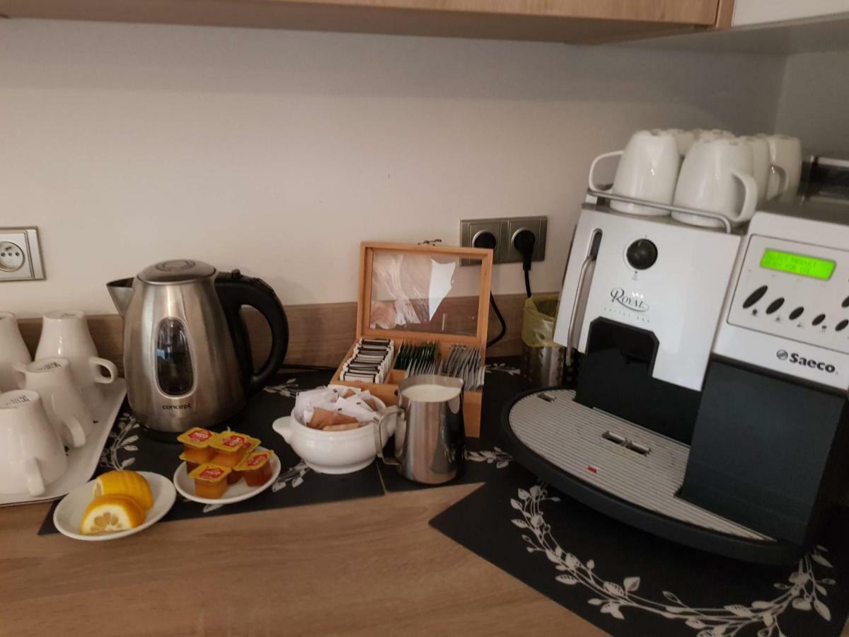 Restaurace A Penzion Bludovecek Bagian luar foto